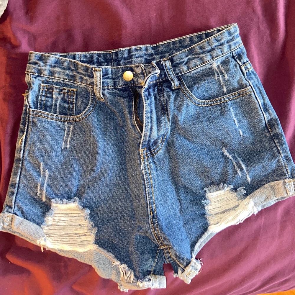 distressed high waisted jean shorts ✨